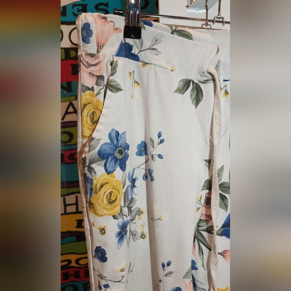 Floral Women's Joggers - Picture 3 of 9